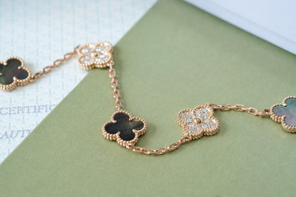 [Shinejoy] CLOVER 5 MOTIF GRAY MOP BRACELET COLLECTION