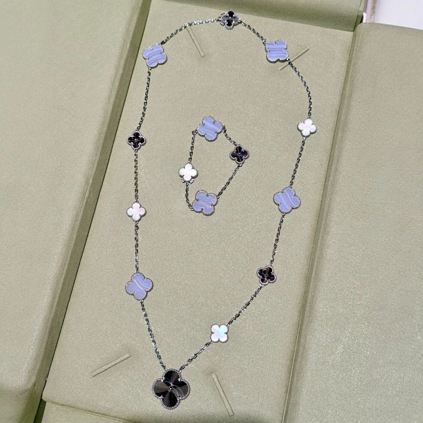 [Shinejoy]DETACHABLE CLOVER 15(11+4) FLOWER SILVER NECKLACE SET