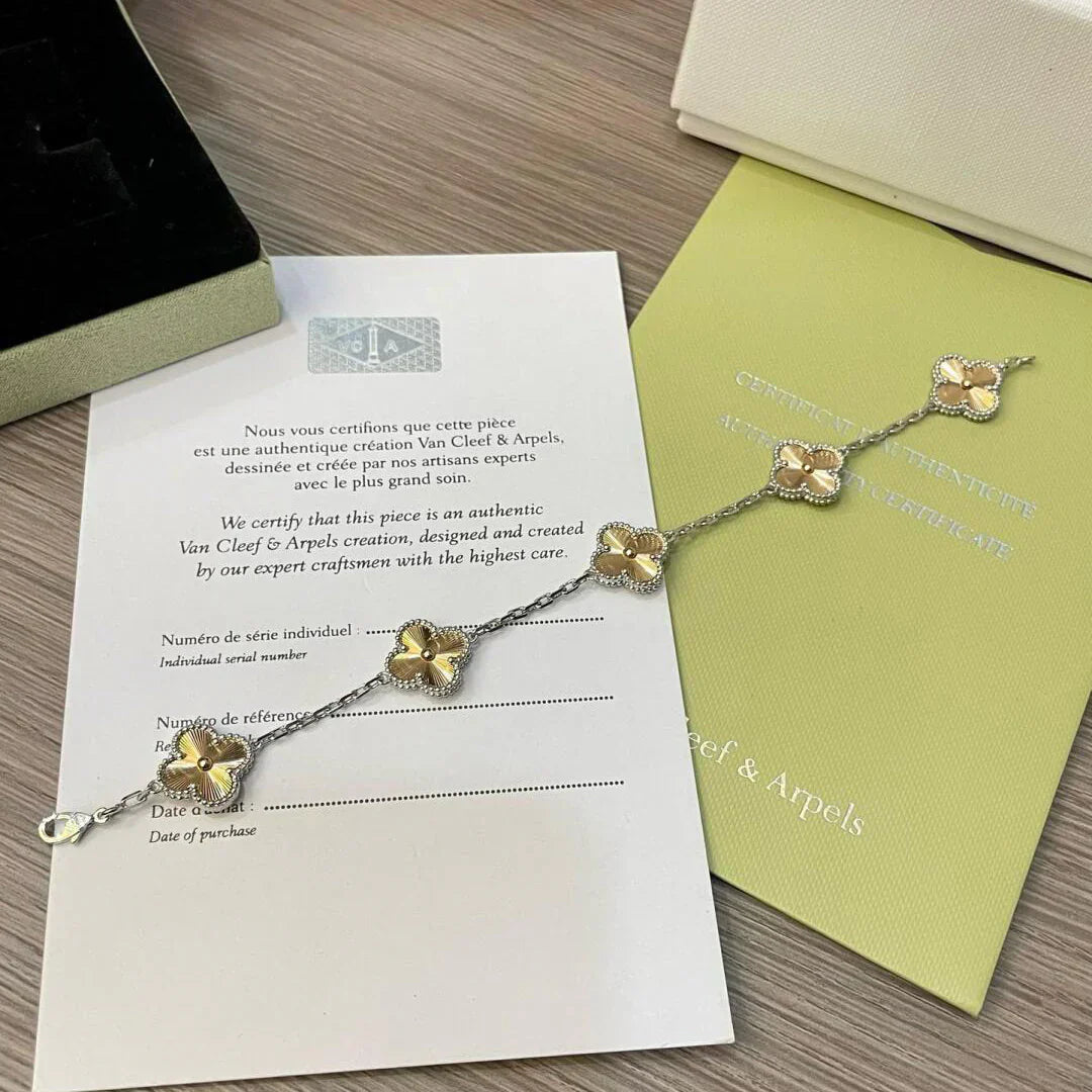 [Shinejoy] CLOVER 5 MOTIF LASER BRACELET COLLECTION