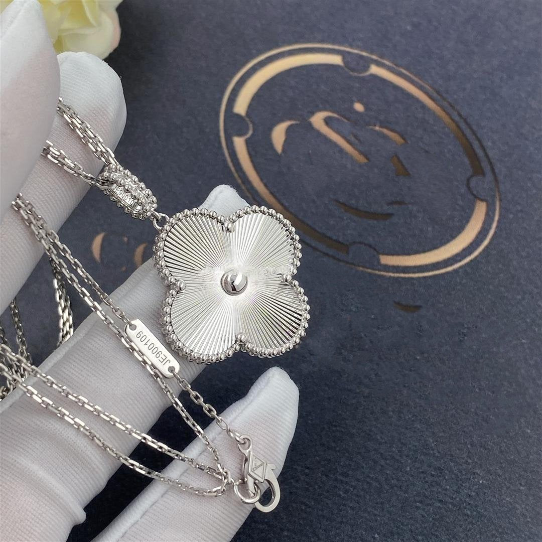 [Shinejoy]CLOVER 25MM SILVER BIG CLOVER NECKLACE