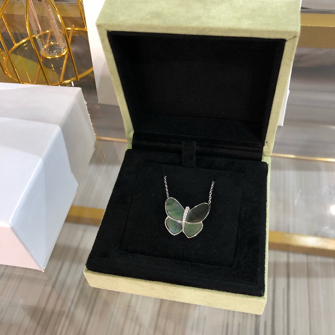 [Shinejoy]LARGE BUTTERFLY SILVER PENDANT DIAMOND NECKLACE