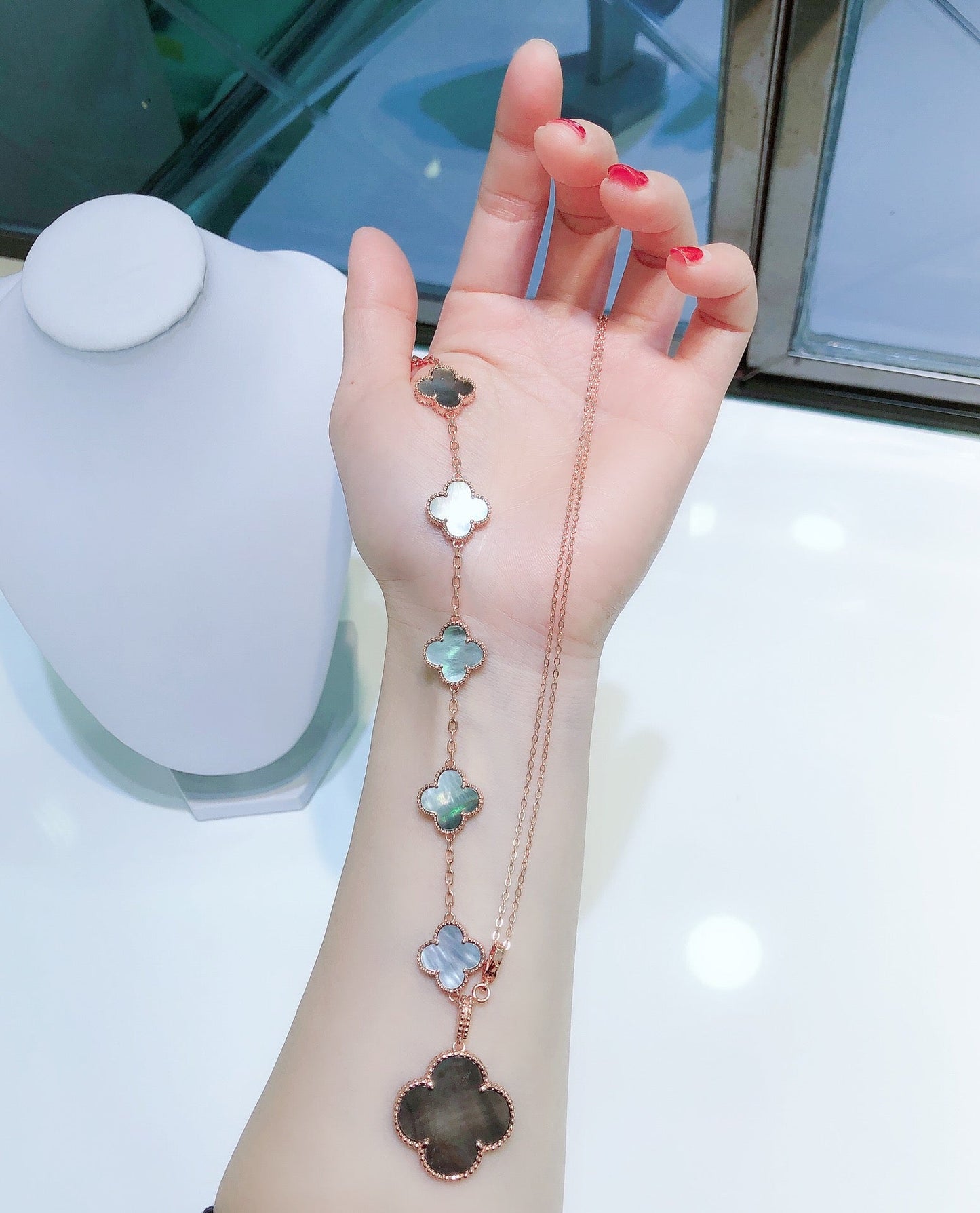 [Shinejoy]COMBINED BRACELET 5 MOTIFS AND NECKLACE DARK MOP Shinejoy GOLD
