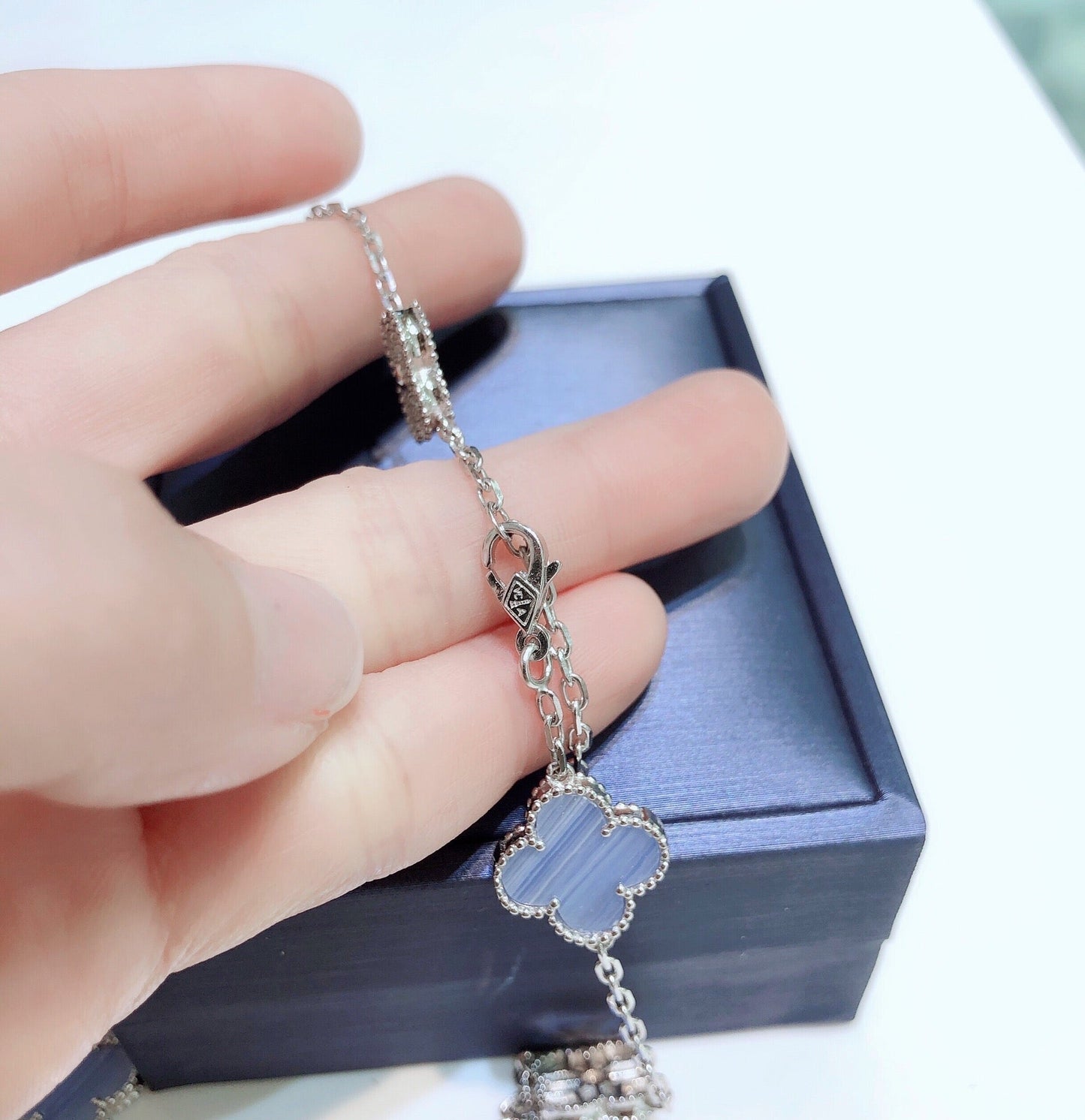 [Shinejoy]CLOVER 10 MOTIFS CHALCEDONY DIAMONDS SILVER NECKLACE