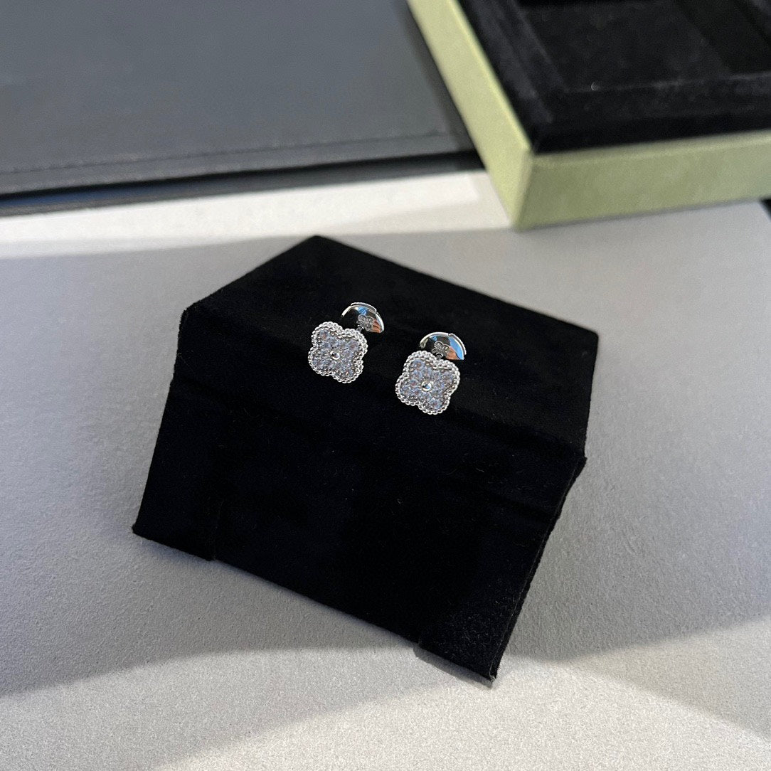[Shinejoy]CLOVER MINI DIAMOND STUD EARRINGS