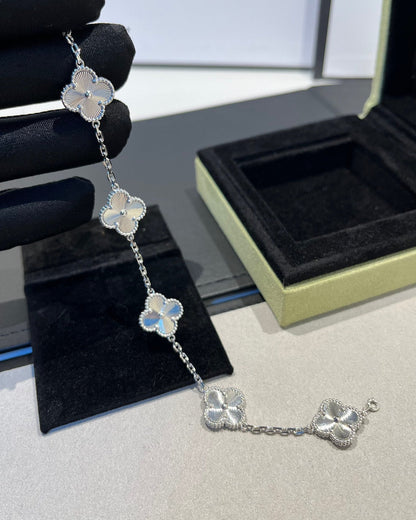 [Shinejoy] CLOVER 5 MOTIF LASER BRACELET COLLECTION