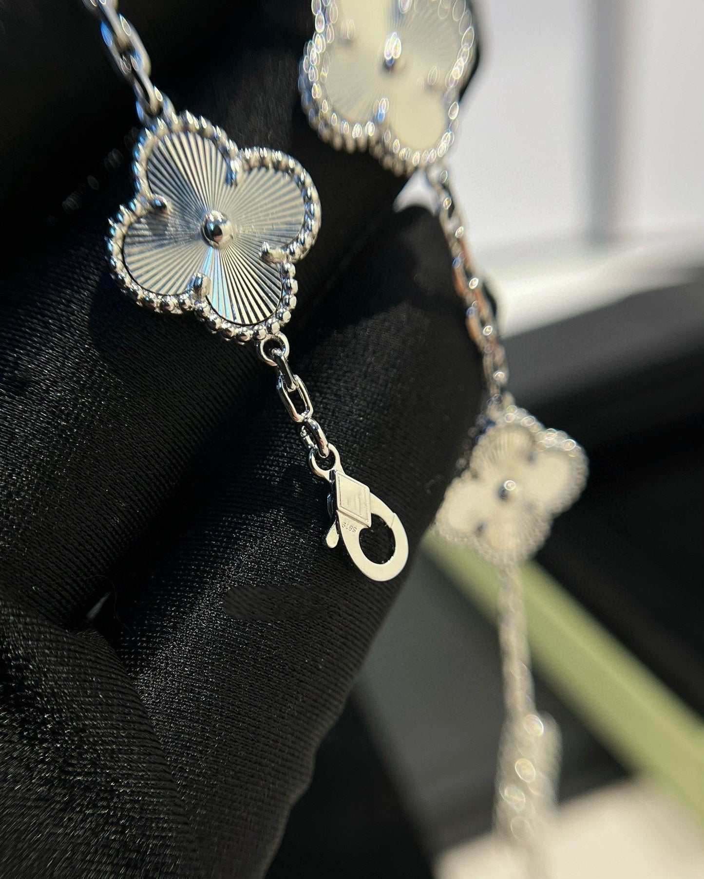 [Shinejoy] CLOVER 5 MOTIF LASER BRACELET COLLECTION
