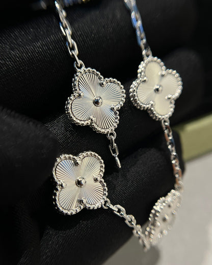 [Shinejoy] CLOVER 5 MOTIF LASER BRACELET COLLECTION