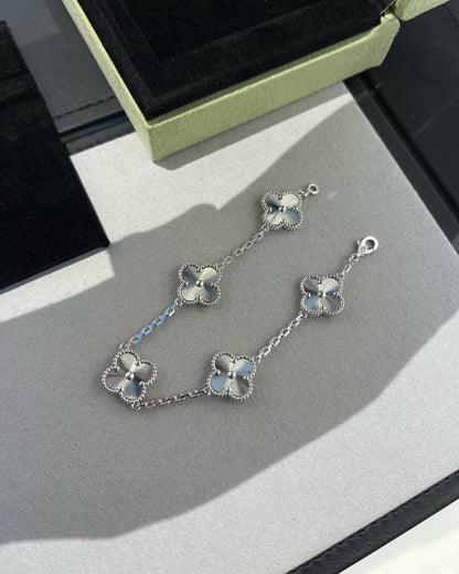 [Shinejoy] CLOVER 5 MOTIF LASER BRACELET COLLECTION